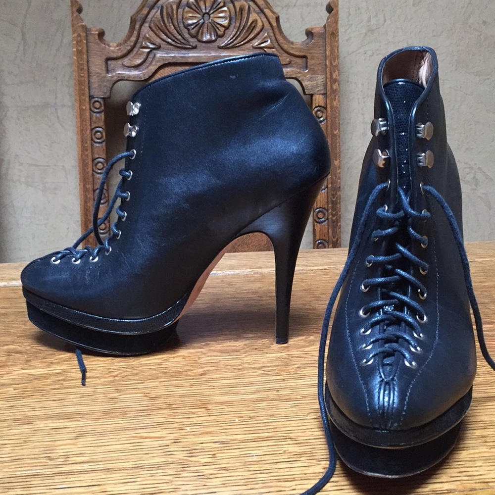 Ann Taylor boots in excellent condition